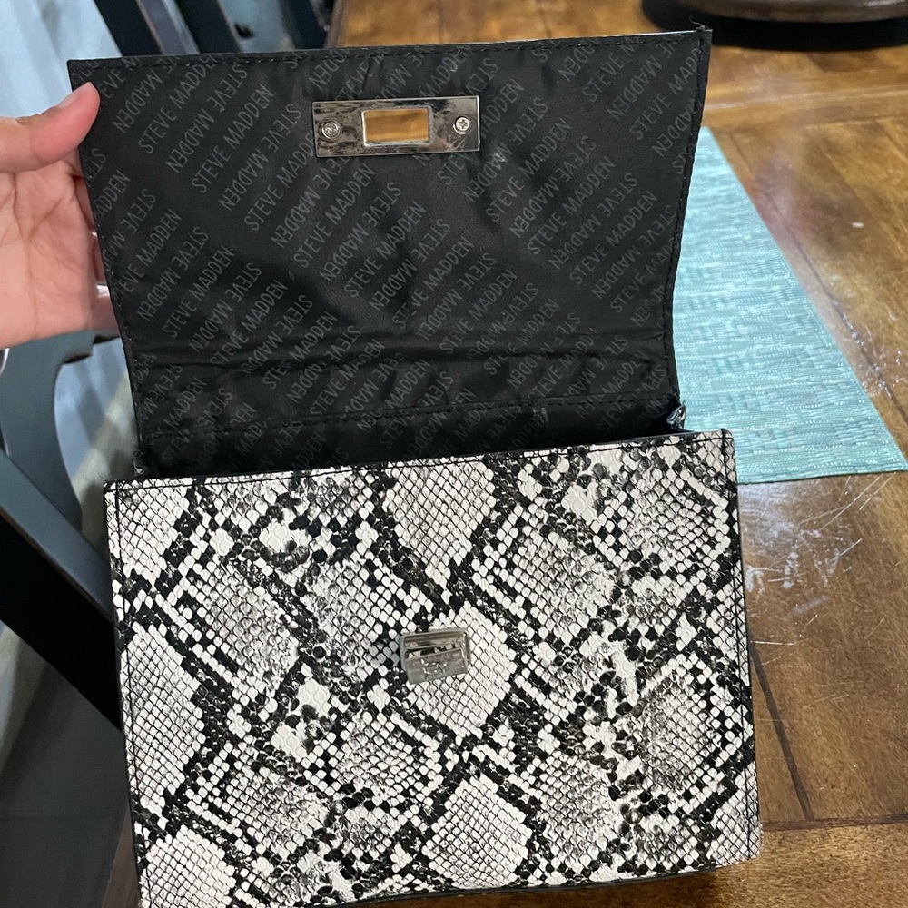 Bags - Picture 2 of 5